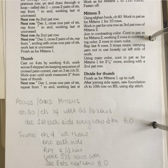 52- (VB) Vintage. 3 Ring Bound. Crochet Books. 1980s. Golden Quick and Easy. - Picture 8 of 9